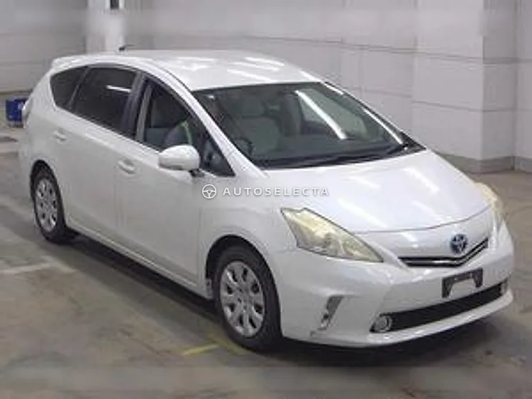 Toyota Prius Alpha 2012, photo 1 of 1