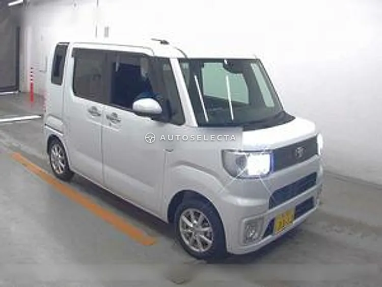 Toyota Pixis Mega 2021, photo 1 of 1