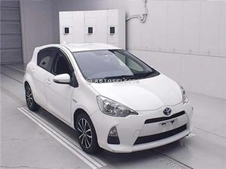Toyota Aqua 2012, photo 1 of 1