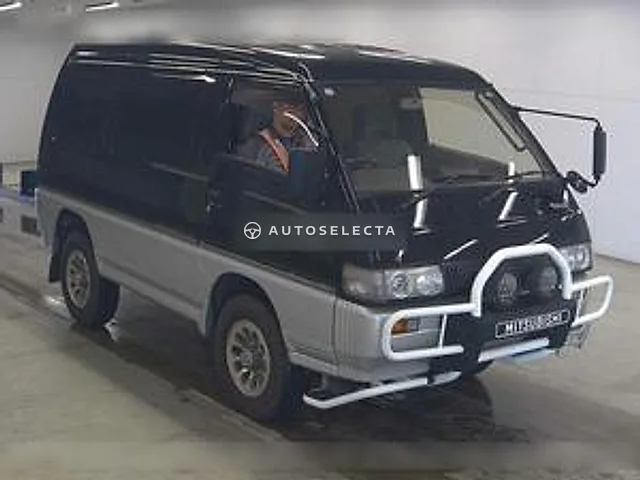 Mitsubishi Delica Star Wagon 1993, auction grade 3.5