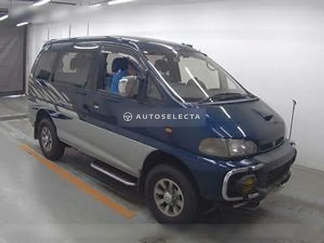 Mitsubishi Delica Space Gear 1995, auction grade 3.5