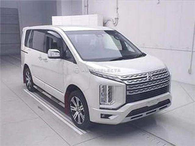 Mitsubishi Delica D:5 2019, auction grade 3.5