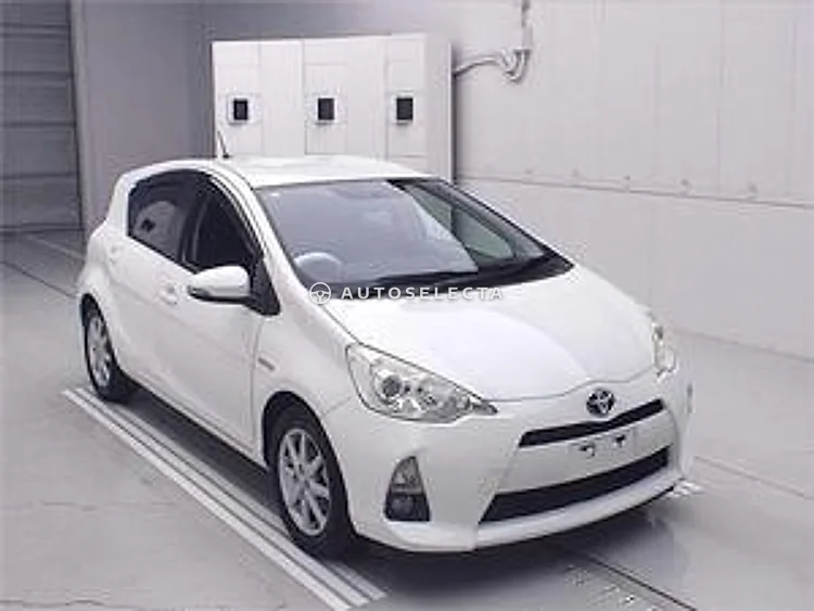 Toyota Aqua 2013, photo 1 of 1