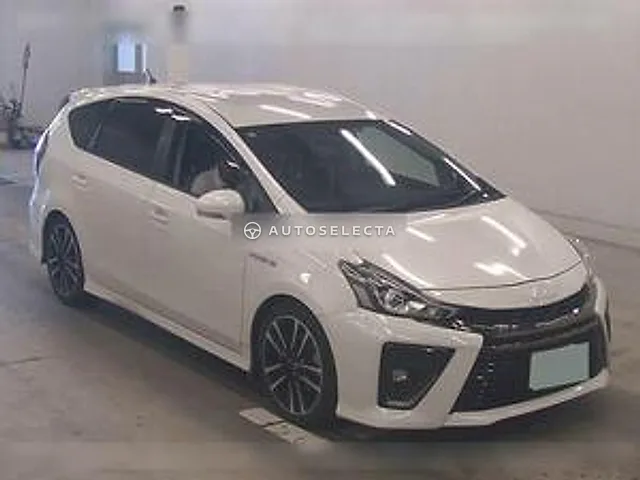 Toyota Prius Alpha 2016, auction grade R