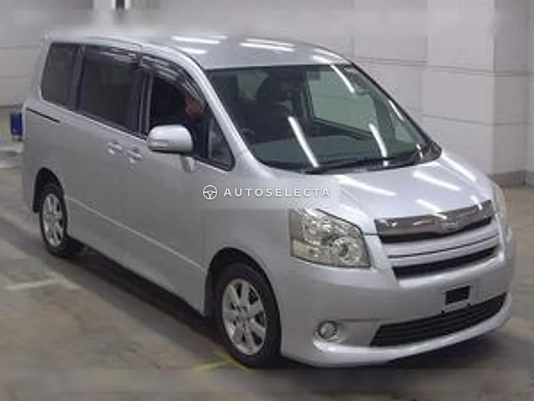 Toyota Noah 2009, photo 1 of 1
