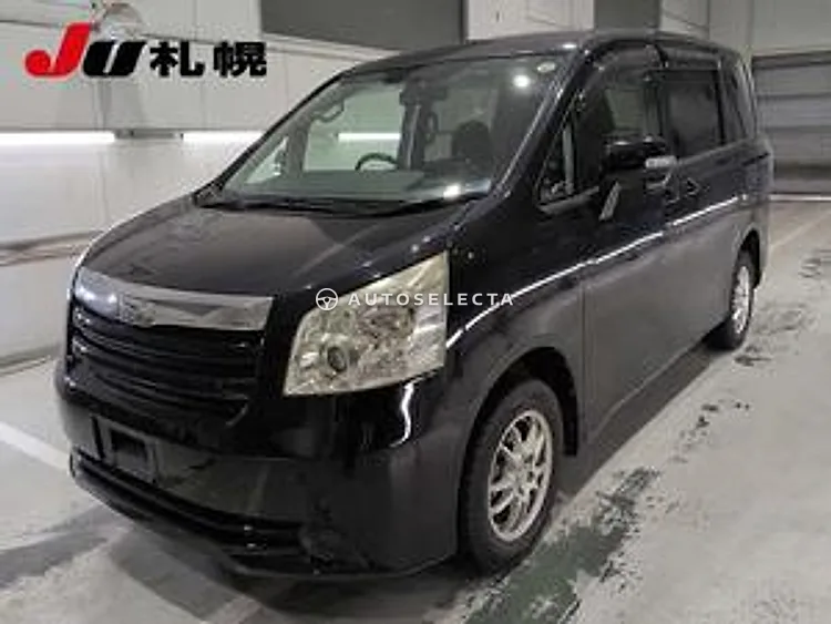 Toyota Noah 2010, photo 1 of 1