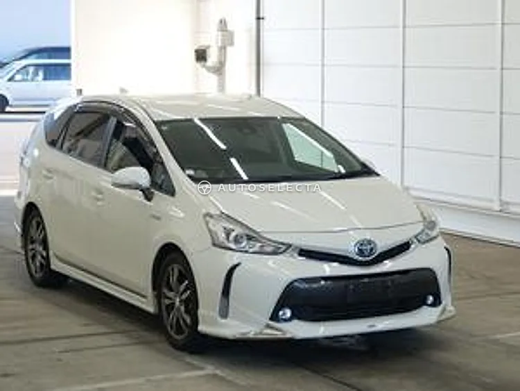 Toyota Prius Alpha 2018, photo 1 of 1