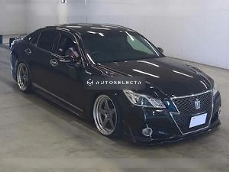 Toyota Crown 2015, photo 1 of 1
