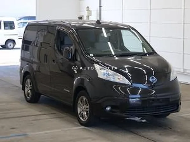 Nissan e-NV200 Wagon 2015, auction grade 4