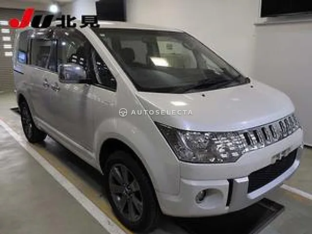 Mitsubishi Delica D:5 2018, auction grade R