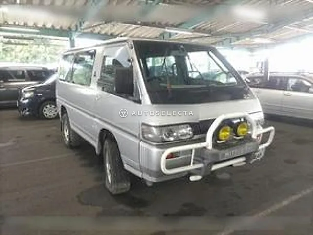 Mitsubishi Delica Star Wagon 1992