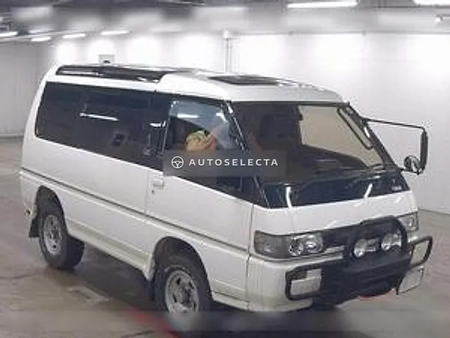 Mitsubishi Delica Star Wagon 1992, auction grade 3.5