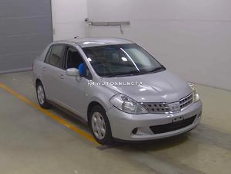 Nissan Tiida Latio 2009, photo 1 of 1