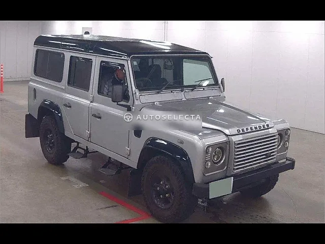Land Rover Defender 2004, auction grade 2