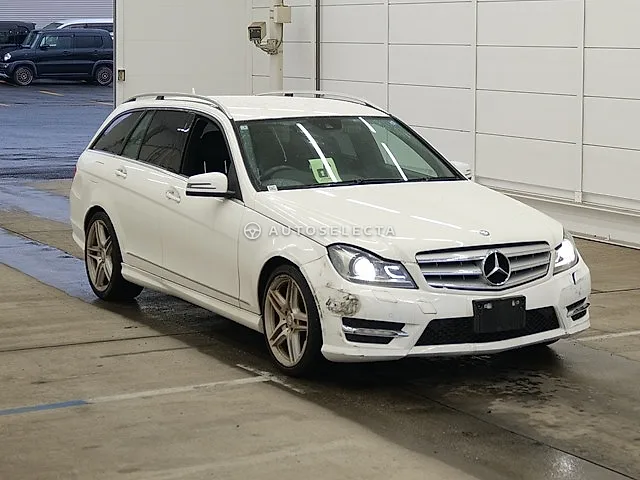 Mercedes-Benz C-Class Station Wagon 2012, auction grade 3