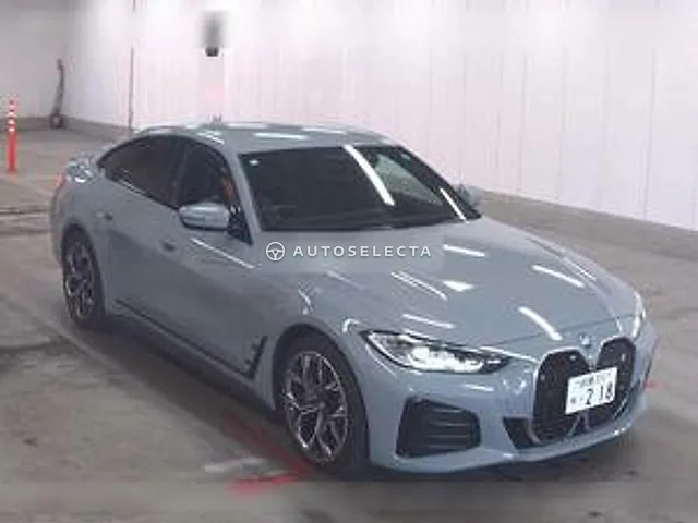 BMW i4 2022, auction grade 5