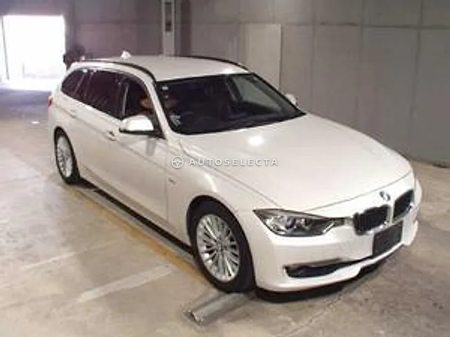 BMW 3 Series 2013, auction grade 4