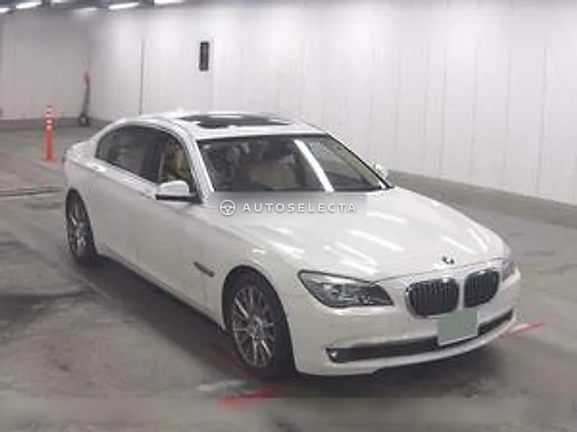 BMW 7 Series 2010, auction grade 3