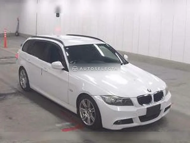 BMW 3 Series 2011, auction grade 4