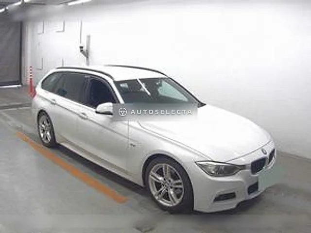 BMW 3 Series 2013, auction grade 4