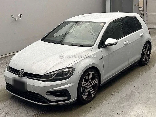 Volkswagen Golf R 2017, auction grade 4