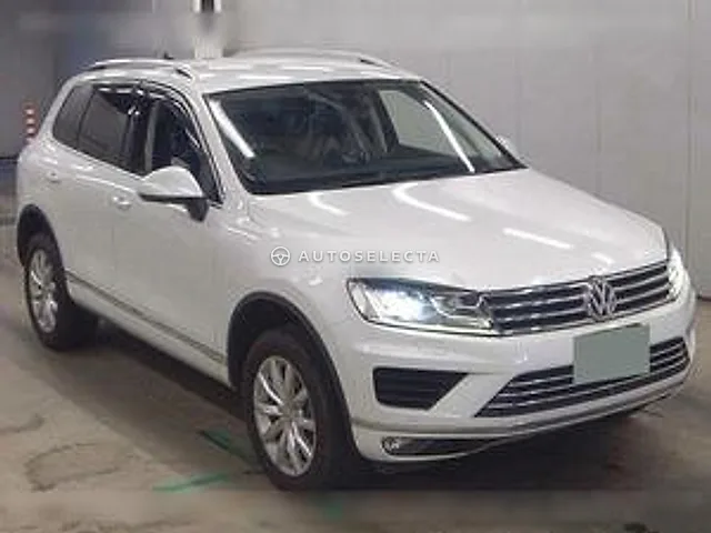 Volkswagen Touareg 2016, auction grade 4