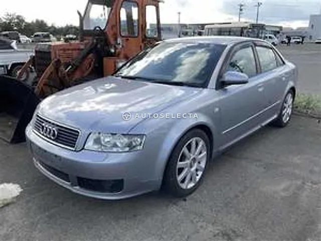 Audi A4 2004, auction grade 3