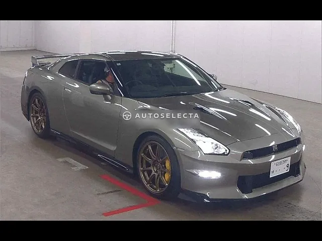 Nissan GT-R 2024, auction grade 6