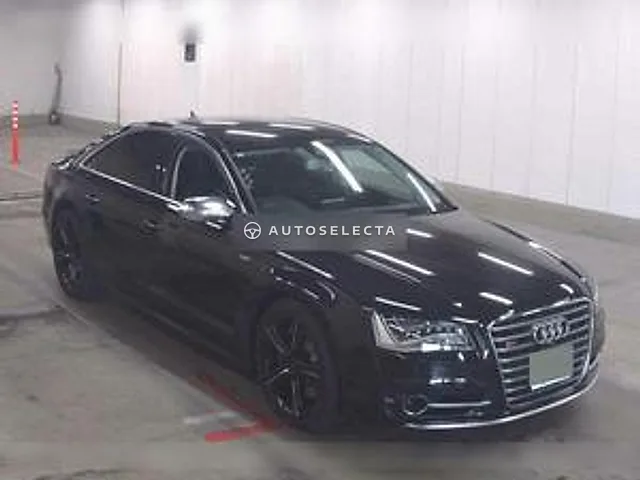 Audi S8 2012, auction grade 4.5