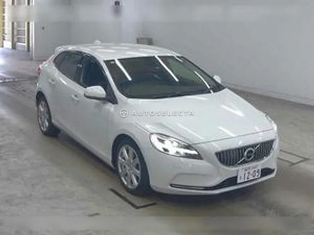 Volvo V40 2019, auction grade RA