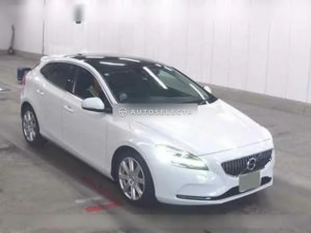 Volvo V40 2019, auction grade R
