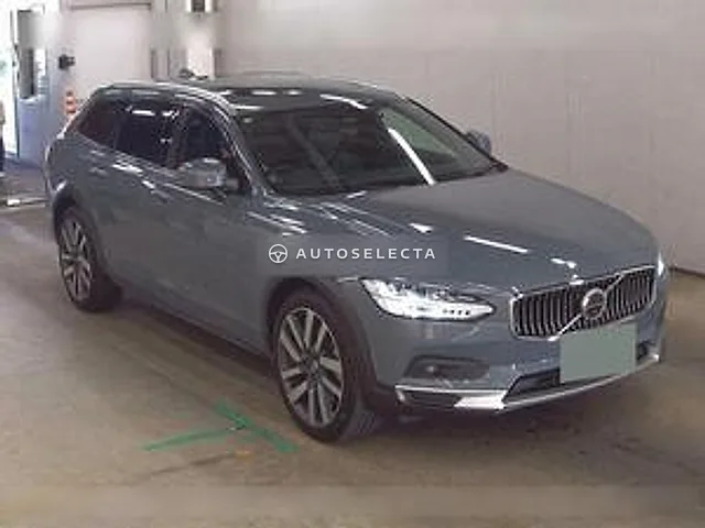 Volvo V90 2022, auction grade 4.5