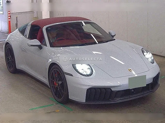 Porsche 911 2025, auction grade 6