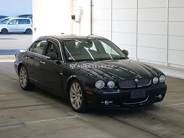 Jaguar XJ6 2008, auction grade 4