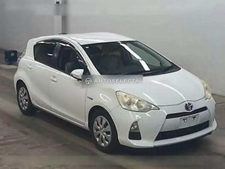 Toyota Aqua 2012, photo 1 of 1