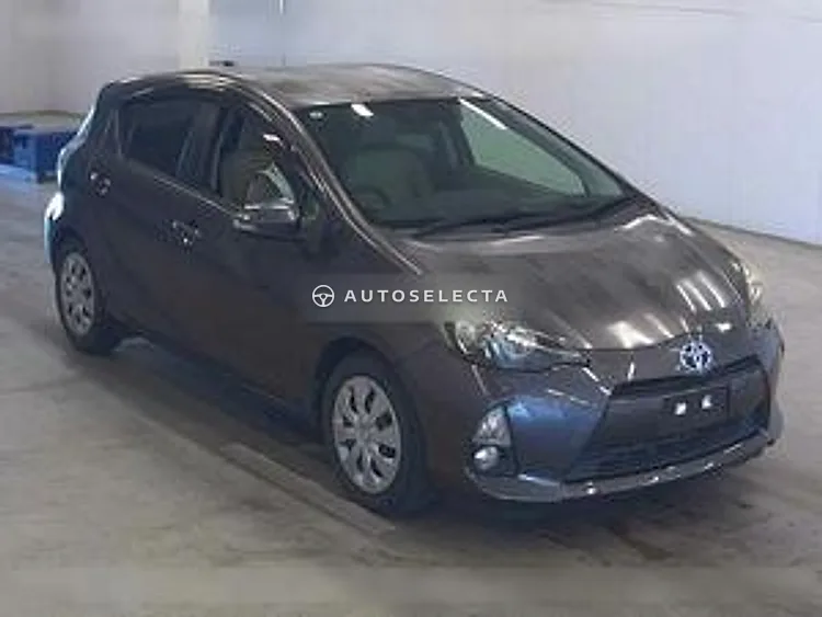 Toyota Aqua 2013, photo 1 of 1