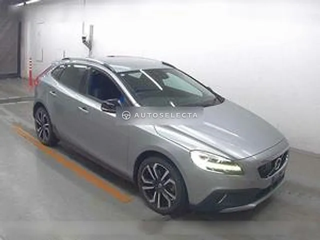 Volvo V40 2017, auction grade 3.5