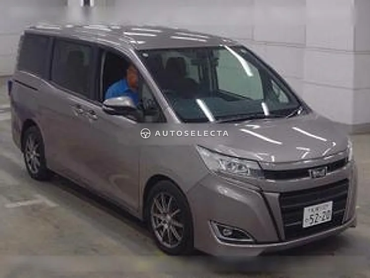 Toyota Noah 2017, photo 1 of 1