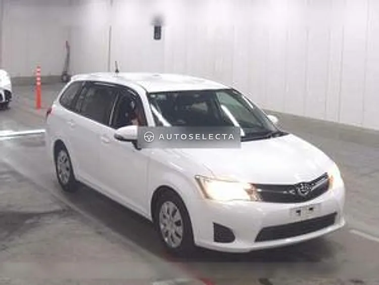 Toyota Corolla Fielder 2013, photo 1 of 1