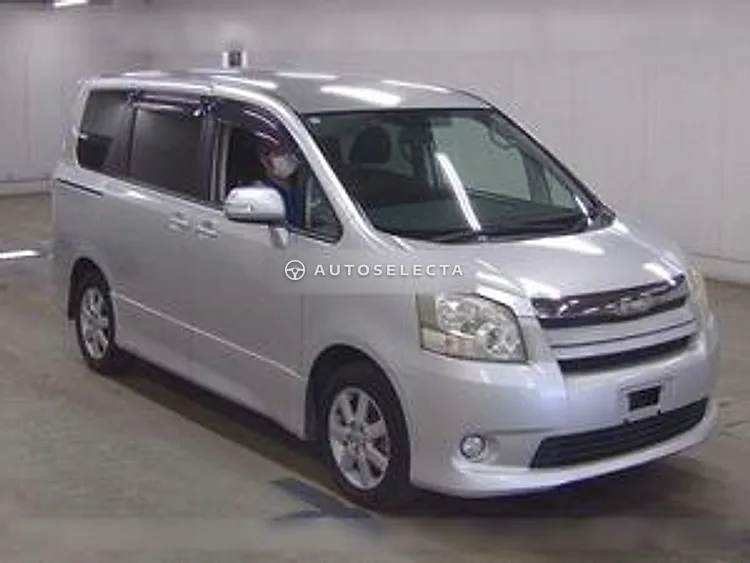 Toyota Noah 2007, photo 1 of 1