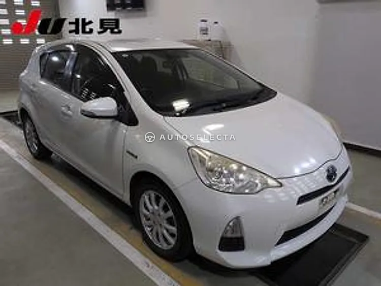Toyota Aqua 2013, photo 1 of 1