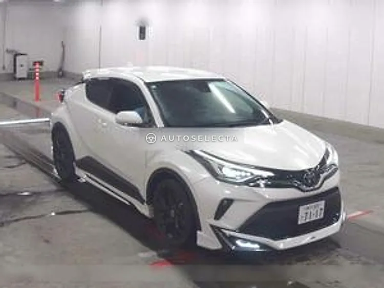 Toyota C-HR 2021, photo 1 of 1