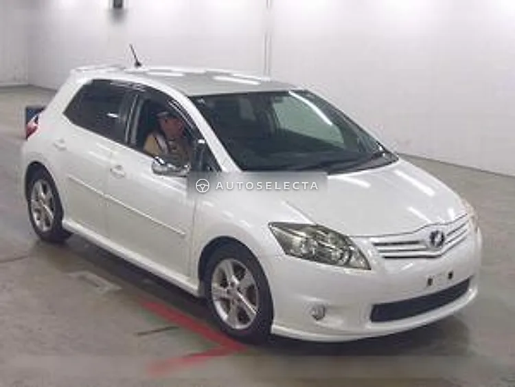 Toyota Auris 2011, photo 1 of 1