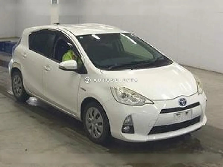 Toyota Aqua 2012, photo 1 of 1