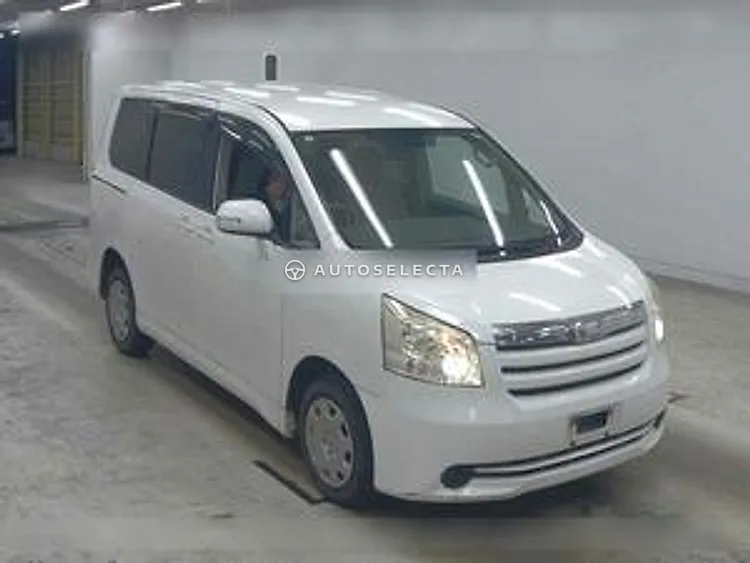 Toyota Noah 2007, photo 1 of 1