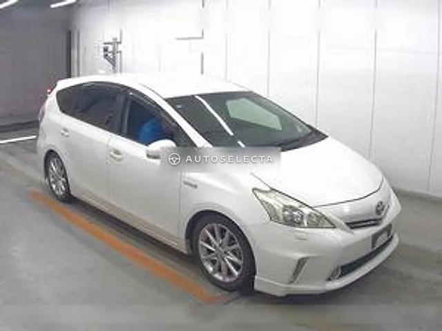 Toyota Prius Alpha 2013, auction grade R