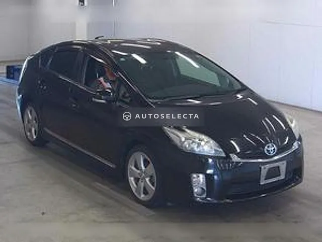 Toyota Prius 2011, auction grade R