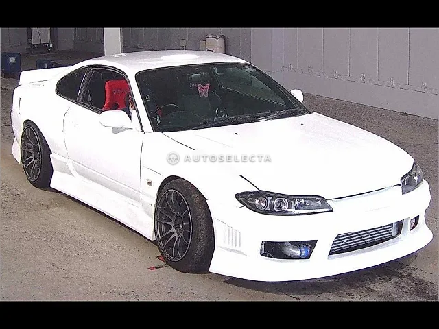 Nissan Silvia 2002, auction grade R