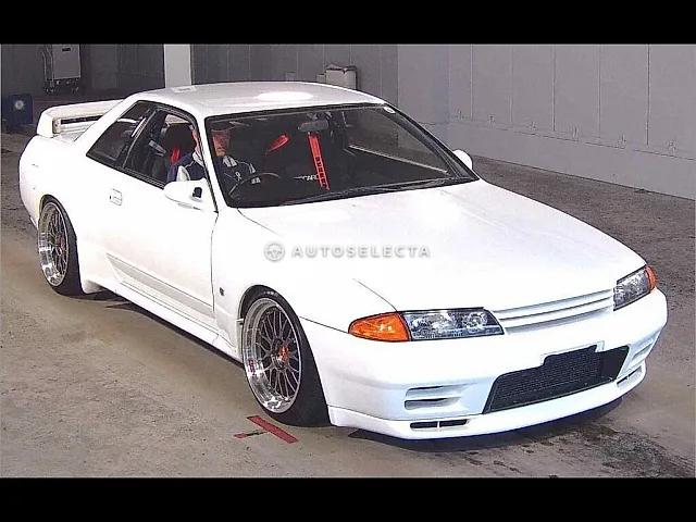 Nissan Skyline GT-R 1993, auction grade 4