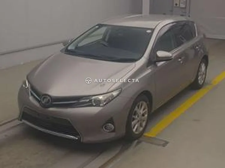 Toyota Auris 2012, photo 1 of 1